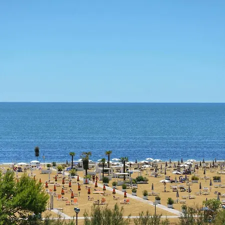 Luca アパート ビビオーネ